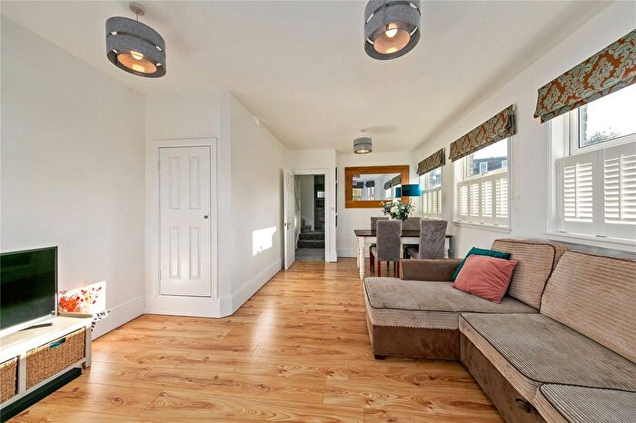 2 Bedroom Flat For Sale In Amyand Park Road, St Margarets, Twickenham, TW1