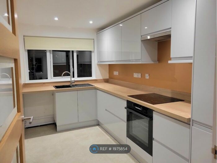 2 Bedroom Flat To Rent In Upper Holway Road, Taunton, TA1