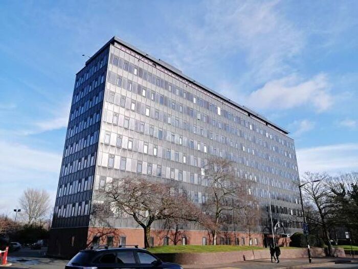 2 Bedroom Flat To Rent In Park Rise, Trafford Plaza, M16