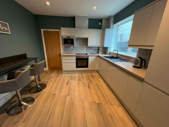 2 Bedroom Bungalow To Rent In Derbe Road, Lytham St.Annes, FY8