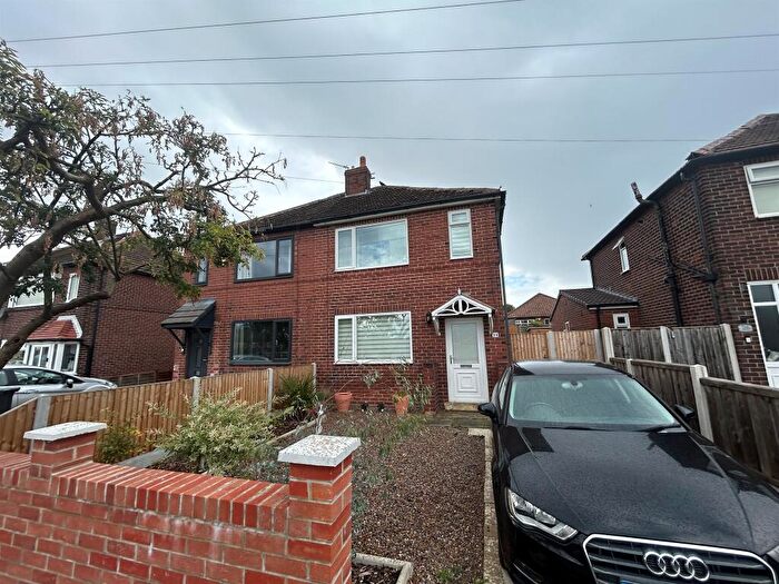3 Bedroom Semi-Detached House For Sale In Kelmscott Crescent, Leeds, LS15