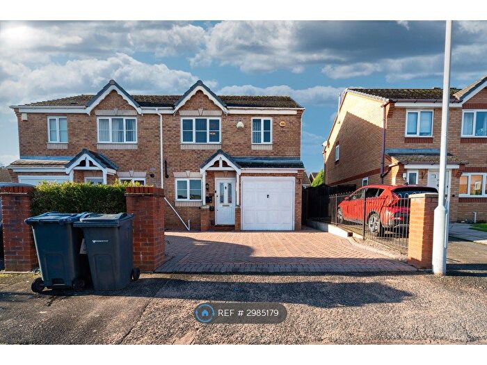 3 Bedroom Semi Detached House To Rent In Smallwood Close, Birmingham, B24