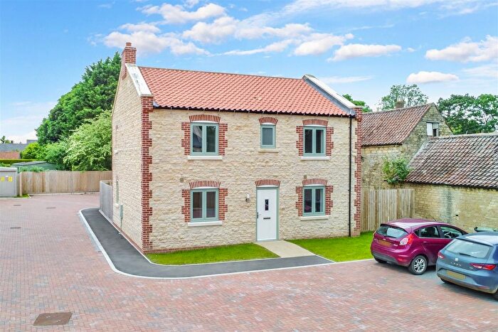 4 Bedroom Detached House For Sale In Post Office Yard, Leadenham, Lincoln, LN5