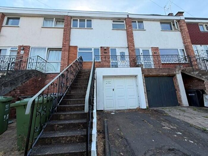 3 Bedroom House To Rent In Stourbridge Road, DY10