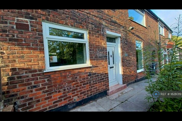 3 Bedroom Terraced House To Rent In Scholes Walk, Prestwich, M25