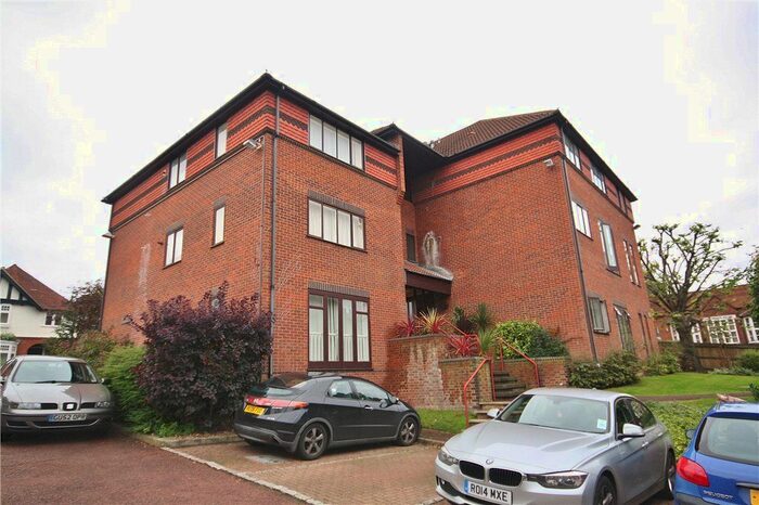1 Bedroom Flat To Rent In Farnham Road, Guildford, Surrey, GU2