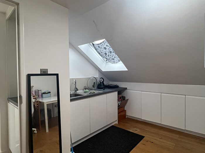 1 Bedroom Property To Rent In Lingfield Avenue, Kingston Upon Thames, KT1