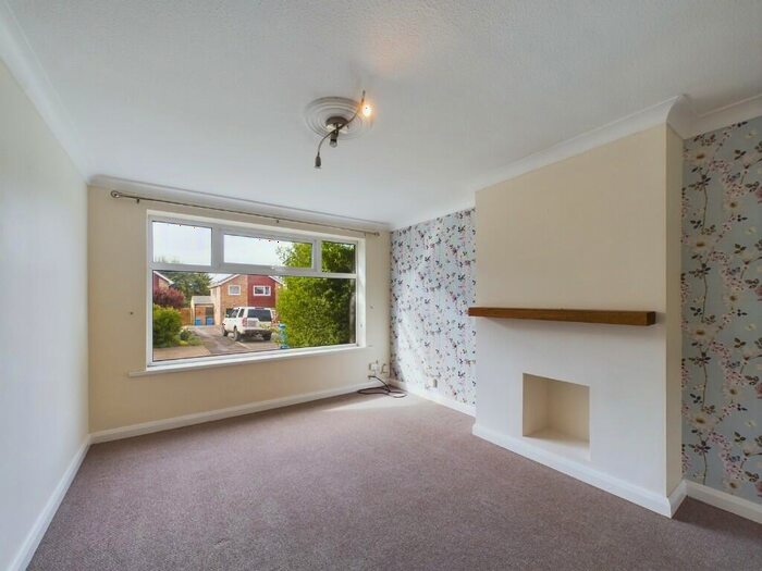 4 Bedroom Semi-Detached House To Rent In Beauly Court, Kettering, Northamptonshire, NN15