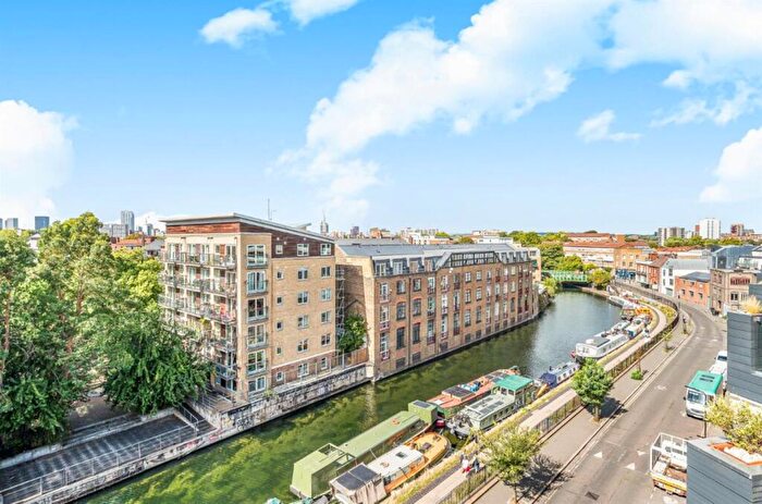 1 Bedroom Flat For Sale In Andrews Road, E8