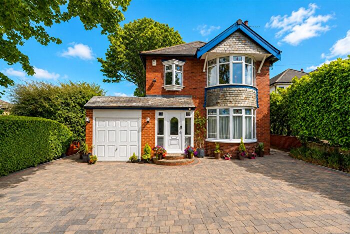 4 Bedroom Detached House For Sale In Sandhill Oval, Alwoodley, LS17