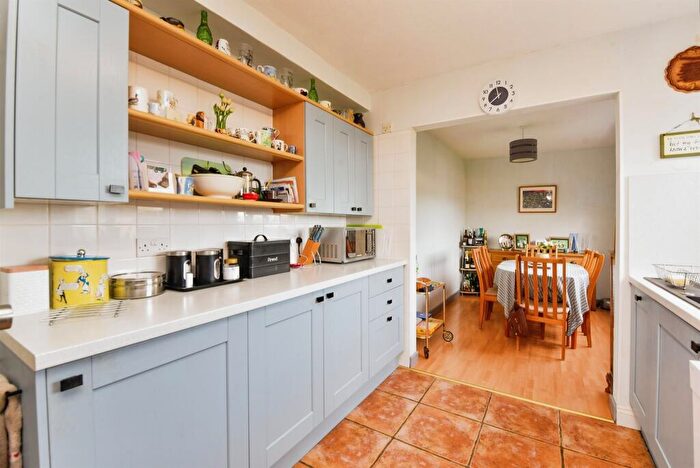 3 Bedroom Semi-Detached House For Sale In Vallis Road, Frome, BA11