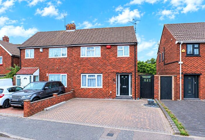 3 Bedroom Semi-Detached House For Sale In Aspdin Road, Northfleet, Kent, DA11