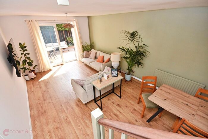 2 Bedroom End Of Terrace House For Sale In Church Road, Ramsgate, Kent, CT11