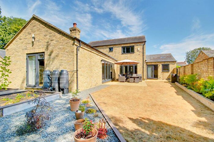 3 Bedroom Semi-Detached House For Sale In Fullards Close, Woodhurst, PE28
