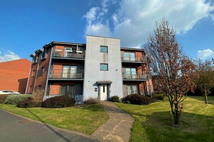 2 Bedroom Flat To Rent In Strawberry Lane, Lichfield, WS14