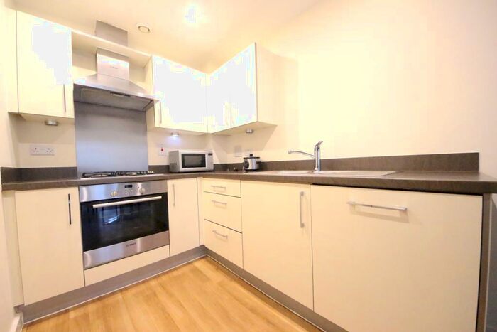 2 Bedroom Flat To Rent In Royal Gallery, Skerne Road, Kingston Upon Thames, KT2
