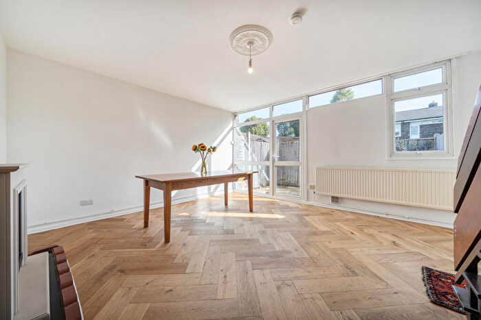3 Bedroom Terraced House For Sale In Birch Close, London, SE15