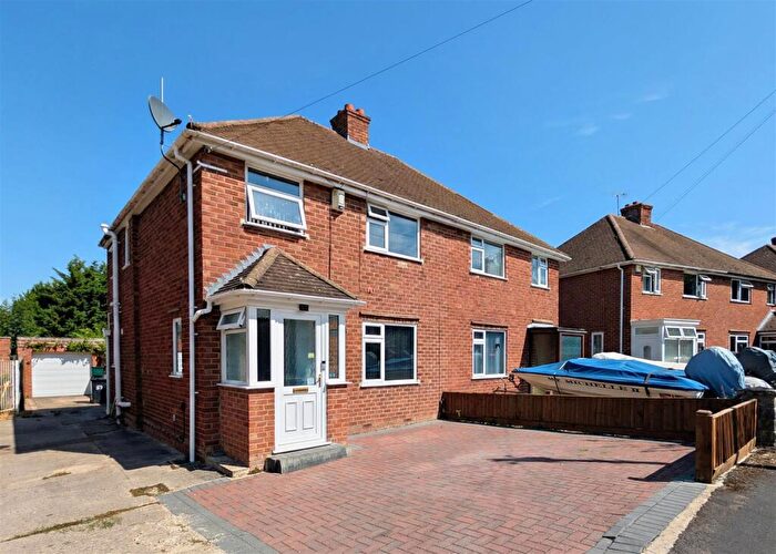 3 Bedroom Semi Detached House For Sale In Falfield Road, Tuffley, Gloucester, GL4