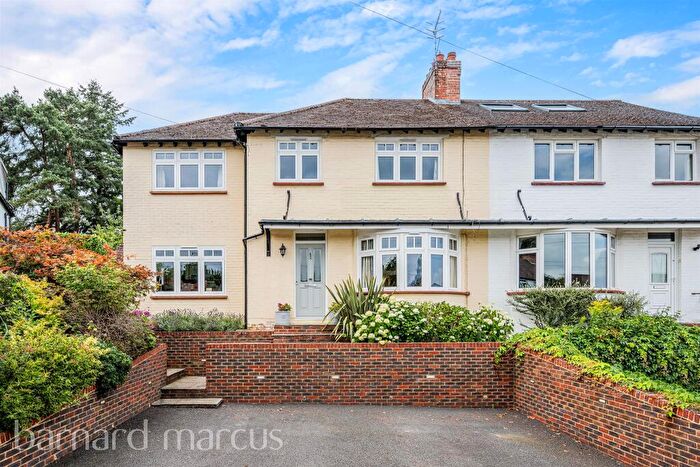 4 Bedroom Detached House For Sale In Overdale, Dorking, RH5