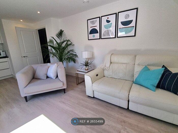 1 Bedroom Flat To Rent In Metropolitan House, Ruislip, HA4