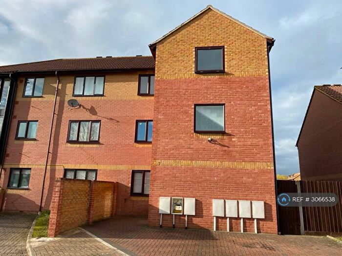2 Bedroom Flat To Rent In Woodley Headland, Milton Keynes, MK6