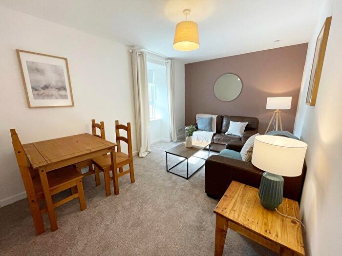 1 Bedroom Flat To Rent In Main Street, Largs, North Ayrshire, KA30