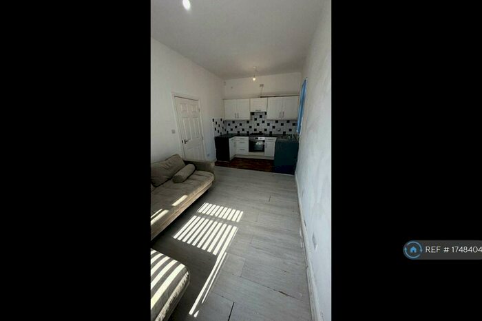 2 Bedroom Flat To Rent In North Rd, Darlington, DL1