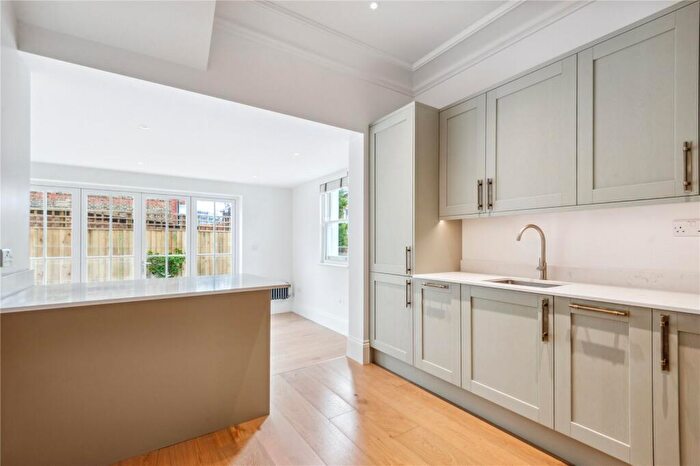 1 Bedroom Apartment To Rent In Broomwood Road, SW11