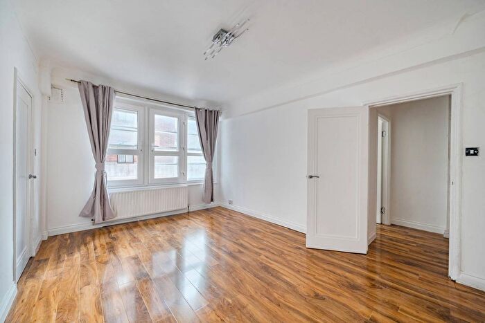 1 Bedroom Flat For Sale In Stourcliffe Street, Marylebone, London, W1H