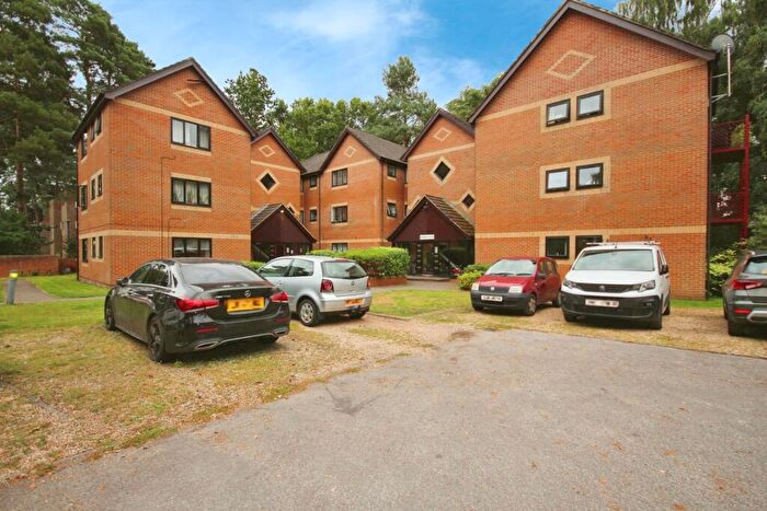 1 Bedroom Apartment To Rent In Wayland Close, Bracknell, RG12