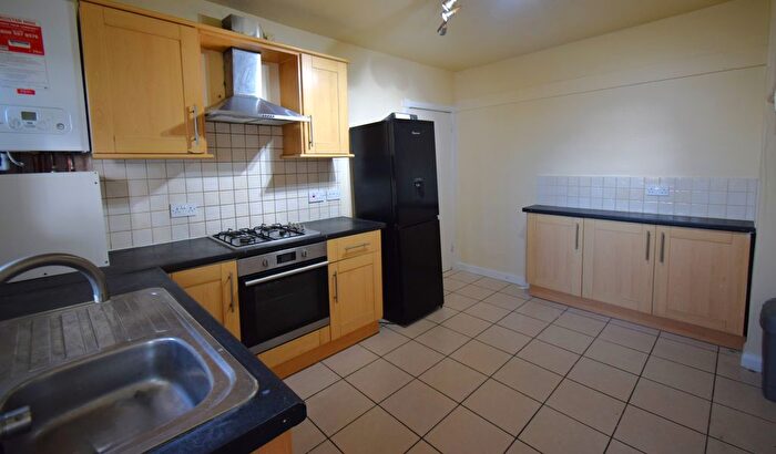 2 Bedroom Flat To Rent In Alexandra Avenue, Rayners Lane, HA2