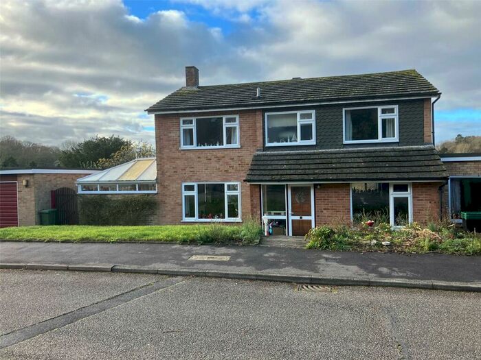4 Bedroom Detached House For Sale In Downs View Close, Orpington, Kent, BR6