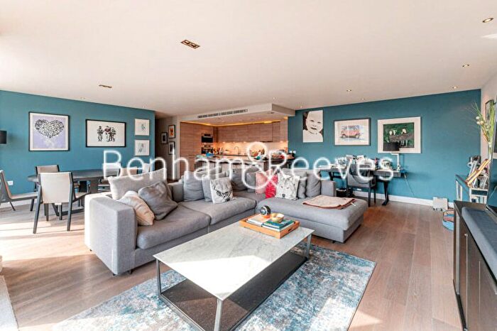 3 Bedroom Flat To Rent In Doulton House, Chelsea Creek, SW6