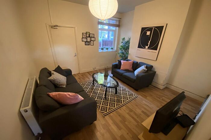 4 Bedroom End Of Terrace House To Rent In Castle Boulevard, Lenton, NG7