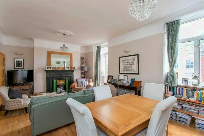 1 Bedroom Flat To Rent In Highgate High Street, Highgate, London, N6