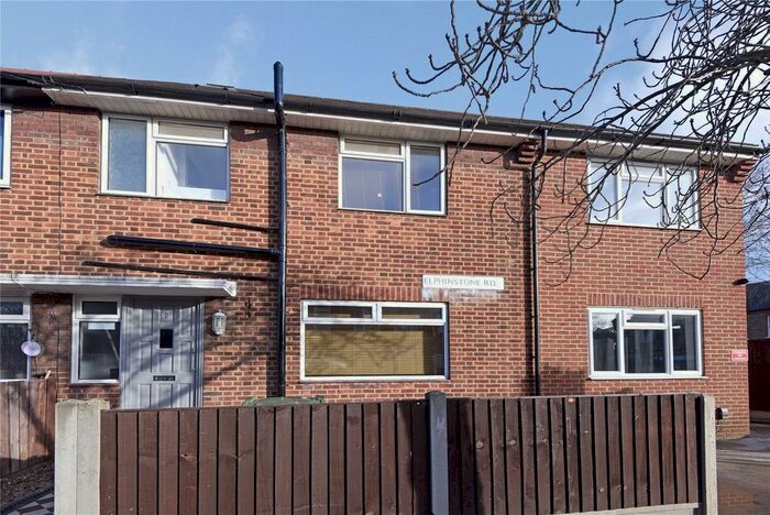 Studio To Rent In Elphinstone Road, London, E17