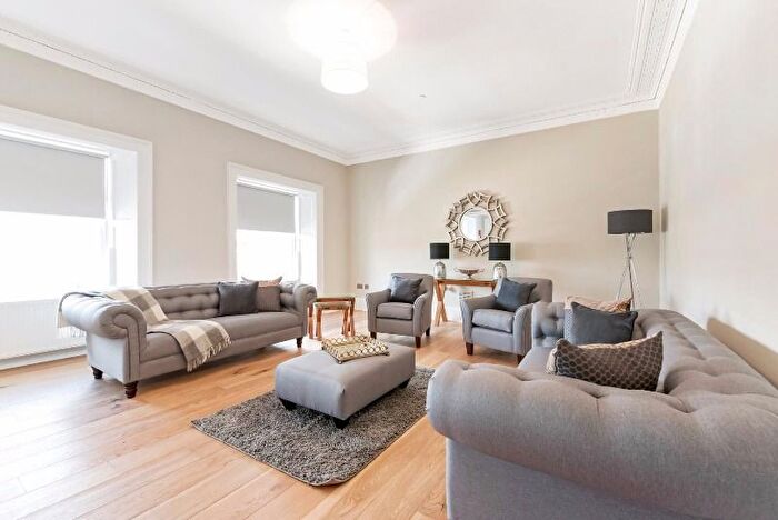 3 Bedroom Flat To Rent In Melville Street, Edinburgh, EH3