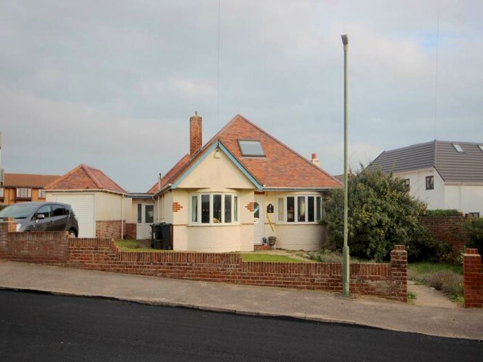 4 Bedroom Bungalow To Rent In Warren Edge Close, Southbourne, Bournemouth, BH6