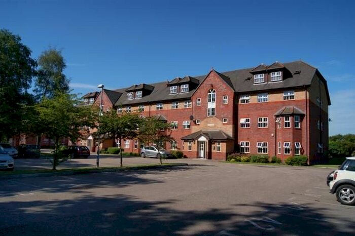 2 Bedroom Flat To Rent In Hayling House, The Spinnakers, Aigburth, Liverpool, L19
