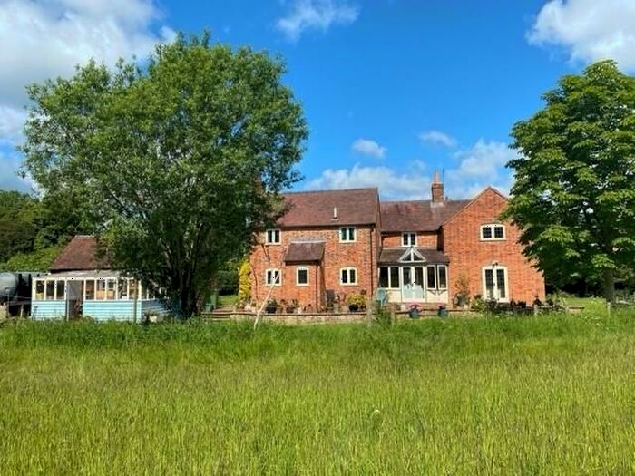 4 Bedroom Cottage For Sale In Honeyburge, Buckinghamshire / Oxfordshire Border, HP18