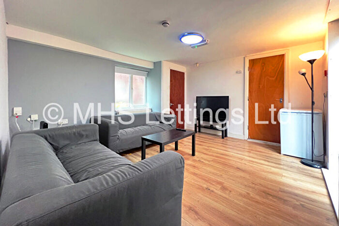 5 Bedroom Flat To Rent In A Cardigan Road, Leeds, LS6