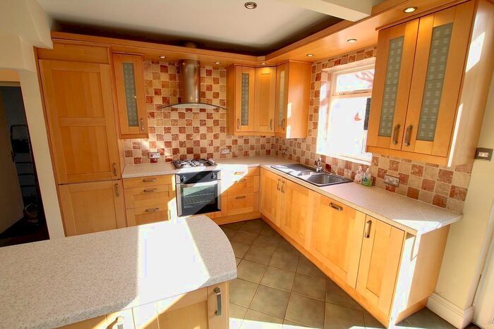 4 Bedroom Semi-Detached House To Rent In Seymour Road, West Bridgford, Nottingham, NG2