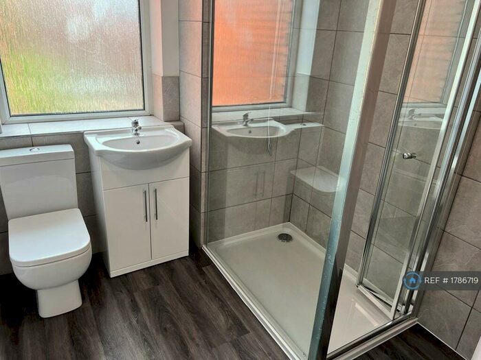 1 Bedroom Flat To Rent In Derby Way, Marple, Stockport, SK6