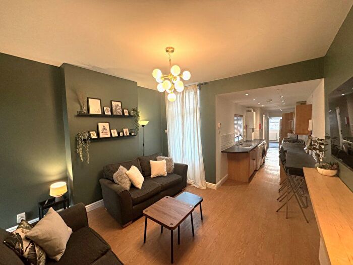 5 Bedroom Property To Rent In Exeter Road, B29