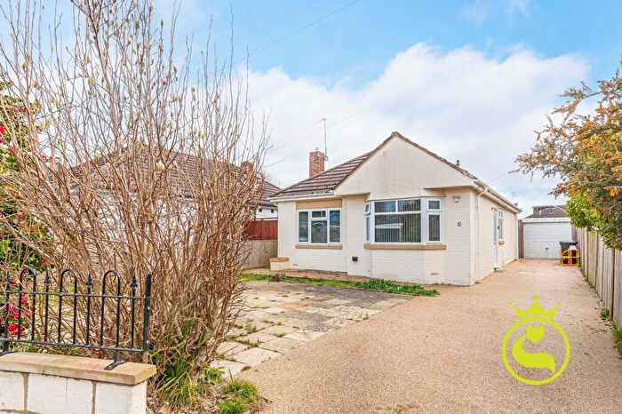 2 Bedroom Bungalow For Sale In Lambs Close, Poole, BH17