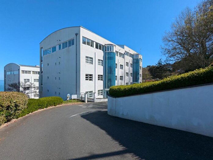 2 Bedroom Flat For Sale In Luccombe Road, Shanklin, PO37