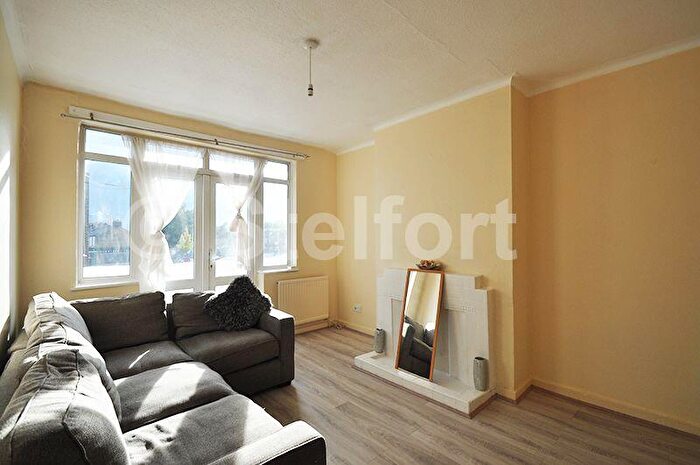 2 Bedroom Flat To Rent In Bridgeford Lodge, Frank Street, London, E13