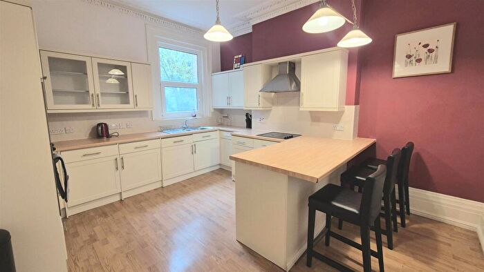 1 Bedroom Apartment To Rent In Waverley Road, Southsea, PO5