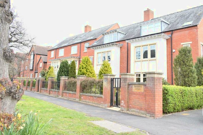 3 Bedroom Flat To Rent In Shipston Road, Stratford-upon-Avon, CV37