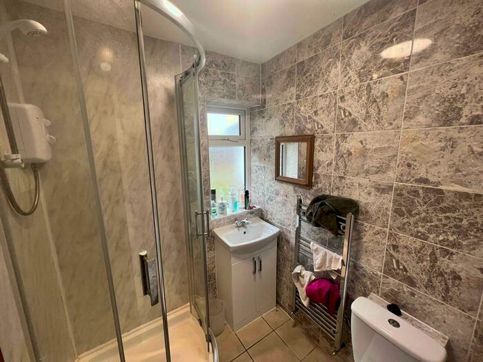 5 Bedroom Property To Rent In Hawton Crescent, Nottingham, NG8